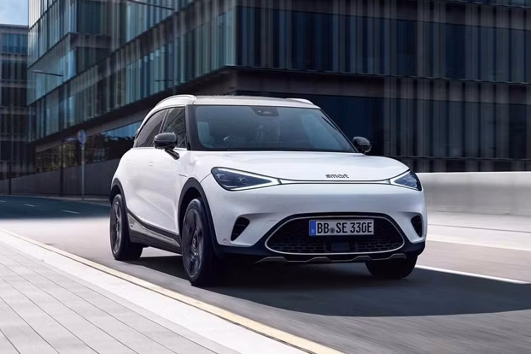 Vào hồi tháng 4 năm ngoái, Smart Automobile - liên doanh giữa tập đoàn Mercedes-Benz và đối tác Geely của Trung Quốc - đã vén màn chiếc Smart #1 2023 mới với thiết kế đầy bắt mắt và thú vị, 5 tháng sau đó, hãng mới bắt đầu bán ra thị trường và nhanh chóng khiến Smart #1 trở thành 1 hiện tượng tại Trung Quốc.