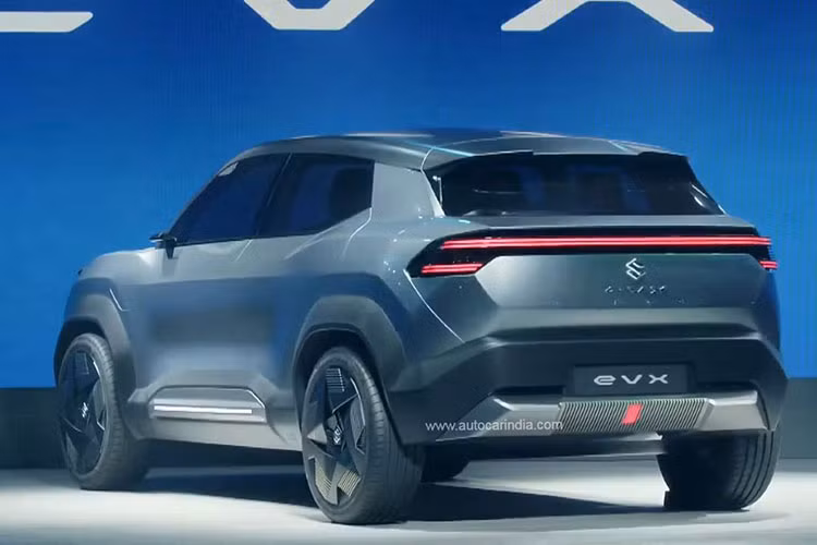Suzuki eVX chạy điện có chiều dài lên tới 4.300 mm (169,3 inch). Nhưng rất có thể trong thời gian tới, Suzuki sẽ tận dụng mối quan hệ hợp tác tốt giữa hai hãng để ra mắt một dòng xe mới dựa trên bZ Small Crossover.
