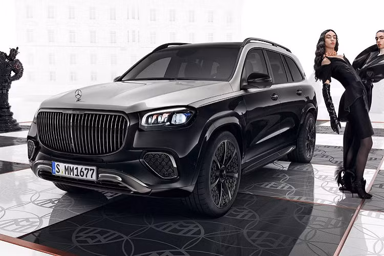 Tại một sự kiện ở Greenwich Village thành phố New York, hãng xe sang Mercedes-Benz ra mắt tùy chọn Night Series bao gồm một loạt các tùy chỉnh đặc biệt cho cả ba mẫu xe Maybach S-Class, EQS SUV và GLS, nhưng nó sẽ chỉ có mặt trước trên mẫu S-Class trong khi hai mẫu xe còn lại sẽ được bổ sung vào đầu năm tới.