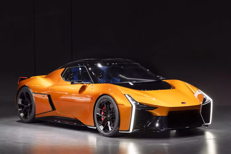 Sau khi hé lộ hình ảnh mẫu concept Toyota FT-Se hoàn toàn mới vào tuần trước, Toyota đã chính thức giới thiệu chiếc xe thể thao chạy điện hấp dẫn này tại triển lãm Japan Mobility Show 2023 diễn ra tại Tokyo.