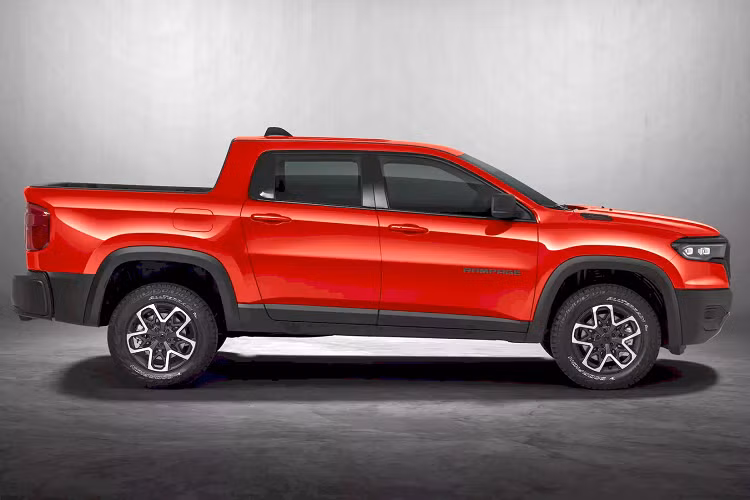 Ram cho biết dự án phát triển Rampage được thực hiện bởi hơn 800 kỹ sư và kỹ thuật viên tại các quốc gia thuộc Nam Mỹ, trong đó có hơn 1,2 triệu giờ phát triển. Chiếc bán tải này dùng khung gầm unibody liền khối Small Wide, vốn cũng là nền tảng tạo nên những chiếc Jeep Compass và Commander, cũng như cặp song sinh Alfa Romeo Tonale và Dodge Hornet.