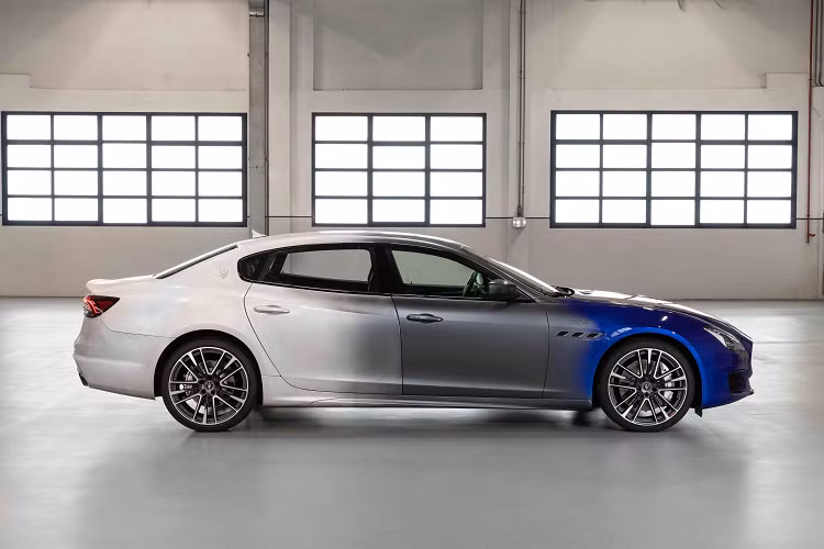 Maserati biết cách khẳng định phong cách cho chủ nhân của mình, tạo nên sự bùng nổ cảm xúc, cùng hiệu suất vận hành vượt thời gian. Những yếu tố đó tiếp tục được lưu truyền trong những chiếc xe mà sắp trở thành niềm khao khát mới của giới sưu tầm. Kể từ năm 1959, khi mẫu xe đầu tiên sở hữu động cơ V8 mạnh mẽ Maserati 5000GT được tạo nên,đã có 100.000 chiếc được sản xuất và bán ra.
