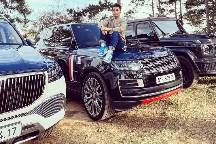Trong khi chờ bàn giao xe McLaren Elva, Minh Nhựa đang rất vui vẻ để trải nghiệm dàn xe siêu sang và SUV mà mình đã mua sắm trong năm ngoái. Trong đó, nhiều người từng biết chiếc Mercedes-AMG G63 Edition One của Minh Nhựa trong 3 năm qua nhưng đến nay, đã có thông tin đại gia này mê 1 chiếc SUV rất đắt đỏ và biển số đẹp,