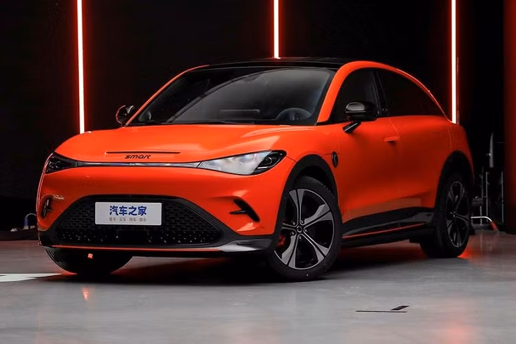 Thừa thắng xông lên, mới đây, Smart Automobile đã giới thiệu 1 sản phẩm tiếp theo ngay trước thềm khai mạc triển lãm ô tô Thượng Hải 2023, đó là chiếc xe Smart #3, vẫn là phân khúc crossover SUV nhỏ gọn chạy bằng điện, nhưng liên doanh Mercedes-Benz và Geely đã mang đến nhiều sự thú vị hơn cho xe điện Smart #3 2023.