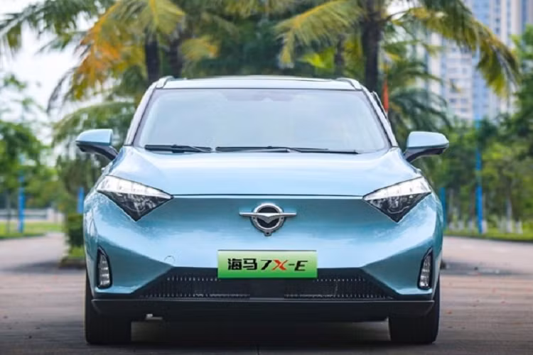 Pin xe Haima 7X-E bán tại Việt Nam được sản xuất bởi CALT có dung lượng lên tới 73,7kWh, cho phép di chuyển tới 510km sau một lần sạc, công nghệ sạc nhanh từ 30-80% pin chỉ mất 27 phút.