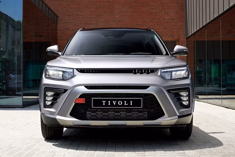 Ở phiên bản mới, mẫu SUV cỡ B này được thay đổi nhẹ về mặt thiết kế ngoại thất. Đây là phiên bản nâng cấp giữa vòng đời thứ 2 của mẫu xe này ở thị trường Hàn Quốc. 