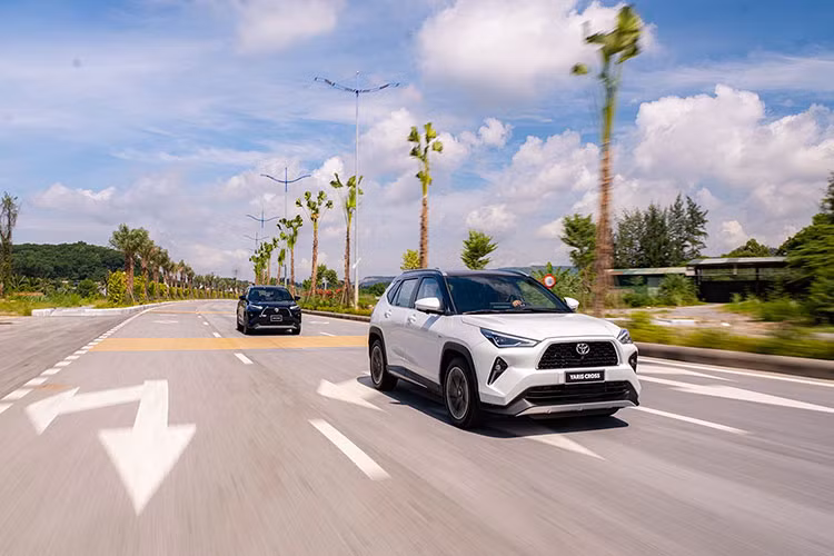 Toyota Yaris Cross dang co doanh so vuot mat “doi thu” Honda HR-V-Hinh-2