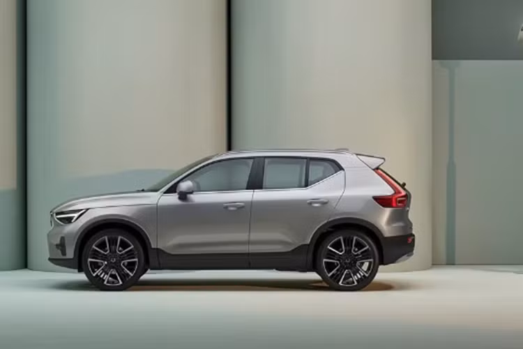 Điểm khác biệt lớn nhất của khung gầm mới và toàn bộ các khung gầm cũ của Volvo tới từ phần mềm. Trong khi nền tảng khung gầm cũ là bộ khung cơ khí thì khung gầm mới có mối liên hệ mật thiết với phần mềm. Có thể hiểu là những mẫu xe Volvo dùng khung gầm mới sẽ như "smartphone 4 bánh".