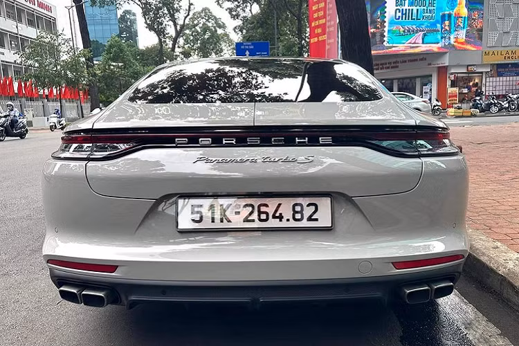 Trong khi đó tại thị trường Việt Nam, Porsche Panamera Turbo S có giá niêm yết từ 12,07 tỷ đồng, chưa bao gồm các tùy chọn và chi phí lăn bánh.