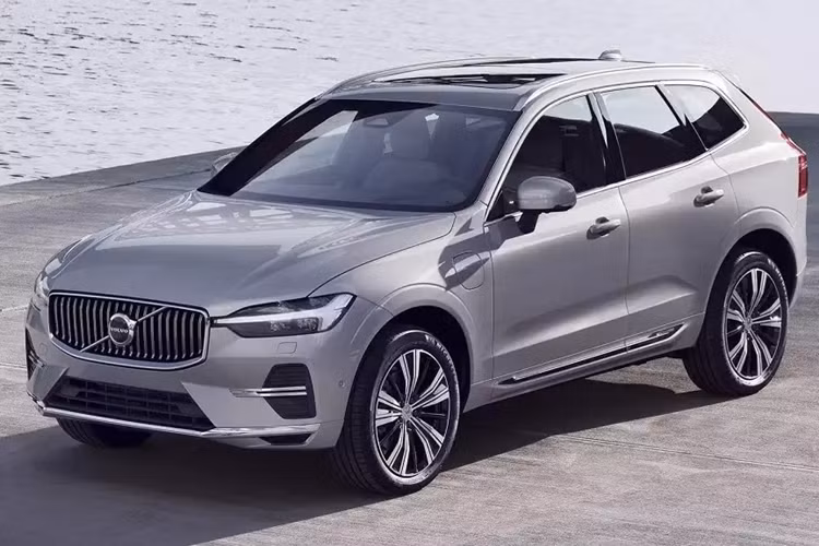  4. Volvo XC60 PHEV Điểm số đáng tin cậy do Consumer Reports đánh giá: 21 điểm Volvo XC60 PHEV được nhiều người yêu thích nhờ thiết kế đẹp mắt và hệ truyền động plug-in hybrid tiết kiệm nhiên liệu.