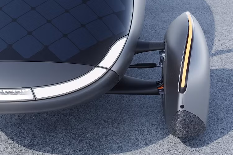 Các nhà sản xuất có truyền thống lâu đời như Porsche và Mercedes-Benz đã cố gắng trong nhiều năm nhưng hiện vẫn chưa đạt được con số thấp như vậy. Đó có thể là lý do vì sao Aptera chọn kiểu thiết kế xe 3 bánh và nội thất xe chỉ đủ trang bị 2 chỗ ngồi.