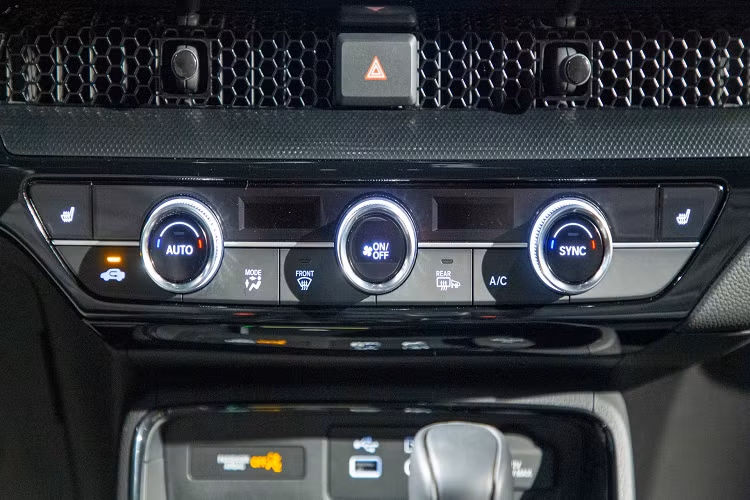 Nằm bên dưới nắp ca-pô của mẫu SUV cỡ C này là 2 tùy chọn động cơ. Đầu tiên là máy xăng 4 xi-lanh, tăng áp, dung tích 1.5L, sản sinh công suất tối đa 190 mã lực và mô-men xoắn cực đại 240 Nm. Động cơ đi kèm với hộp số biến thiên vô cấp CVT và hệ dẫn độngThứ hai là hệ truyền động hybrid có tên e:HEV, bao gồm máy xăng Atkinson Cycle 4 xi-lanh, dung tích 2.0L, 2 mô-tơ điện, hộp số e-CVT và cụm pin lithium-ion.