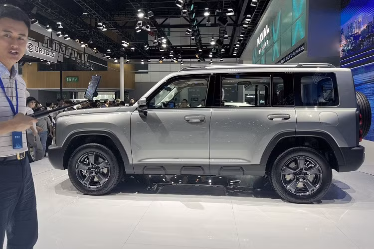 Haval Raptor sử dụng hệ truyền động plug-in hybrid có tên Hi4, bao gồm máy xăng 4 xi-lanh, tăng áp, dung tích 1.5 lít, sản sinh ra công suất tối đa 164 mã lực và mô-men xoắn cực đại 243 Nm cho bản tiêu chuẩn, bản cao cấp có 372 mã lực và mô-men xoắn cực đại 750 Nm.