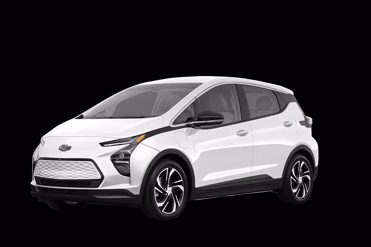 Tuy nhiên, đây là trang bị tùy chọn nên khách hàng Mỹ cần chi thêm số tiền 2.200 USD. Với giá bán hấp dẫn kể trên, cộng thêm việc các đối thủ như Hyundai Kona Electric hay Kia Niro EV không được trợ giá, sẽ không có gì bất ngờ khi nhu cầu mua Chevrolet Bolt EV và Bolt EUV 2023 của người tiêu dùng Mỹ tăng vọt trong thời gian tới.