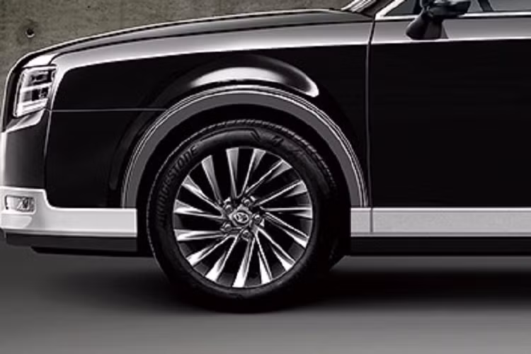 Có thể Toyota sẽ đặt cái tên mới cho phiên bản SUV của Century bởi lẽ "Century" đã trở thành biểu tượng của ngành ô tô Nhật Bản và sự uy quyền trong suốt thời gian dài. Thế hệ mới của Century có lẽ phù hợp hơn trong bộ sưu tập Crown.