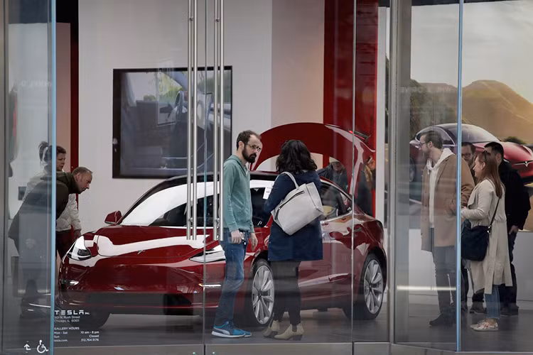 Tesla Model 3 dang giam “kinh hoang”, re ngang Toyota Vios tai Viet Nam-Hinh-3