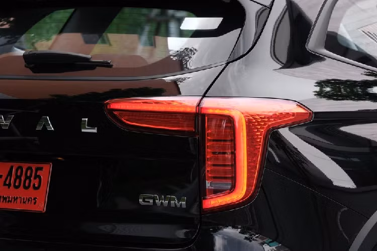 Theo kế hoạch, vào ngày 2/8/2023 tới đây, thương hiệu Haval của hãng xe Trung Quốc Great Wall Motor (GWM) sẽ chính thức ra mắt Việt Nam với dải sản phẩm toàn SUV. Trên fanpage chính thức của Haval Việt Nam còn xuất hiện cả hình ảnh của Jolion.