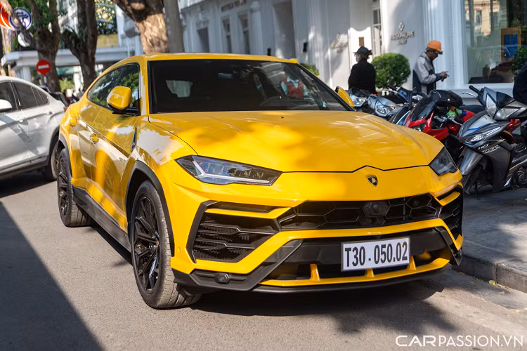 Tuy xuất hiện muộn hơn so với những đối thủ khác, Urus lại là mẫu xe khai sinh ra phân khúc siêu SUV nhờ hiệu năng vận hành vượt trội. Hiện nay, Lamborghini Urus đang nắm giữ ngôi vương cho danh hiệu mẫu xe SUV nhanh nhất thế giới.