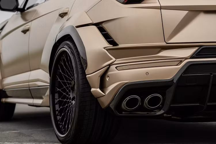 Sức mạnh của Urus S và Urus Performante được giữ nguyên, bởi hãng độ 1016 Industries chỉ can thiệp ngoại thất. Cả 2 phiên bản Urus trang bị động cơ V8 tăng áp kép 4.0L cho công suất 666 mã lực. Khả năng tăng tốc Urus S từ 0 lên 100 km/h trong 3,5 giây và Urus Performante là 3,3 giây.