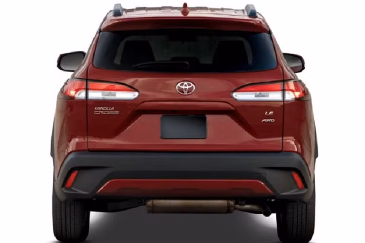 Về động cơ, nhiều khả năng Corolla Cross bản 7 chỗ ngồi sẽ dùng chung hệ thống động cơ với Toyota Innova, bao gồm động cơ xăng 2.0L và động cơ hybrid 2.0L mạnh mẽ hơn.