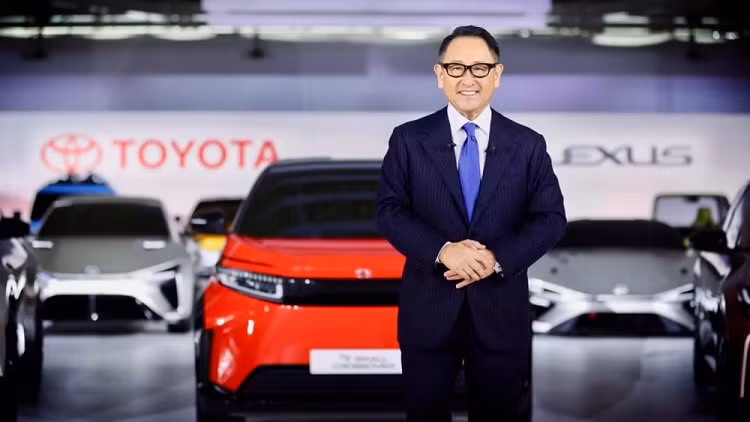 Chu tich Toyota chuyen giao quyen luc cho nguoi dung dau Lexus