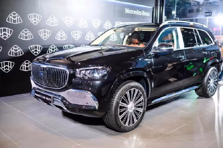 Hon 4.000 xe sang Mercedes-Benz tai Viet Nam 