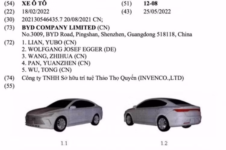 Tuy nhiên, khác với mẫu sedan hạng C kể trên, mẫu xe SUV BYD Cruiser 05 có thêm cần số ngắn trên cụm điều khiển trung tâm. Ghế của BYD Cruiser 05 được thiết kế theo phong cách thể thao và đi kèm đường gân màu vàng làm điểm nhấn. BYD Cruiser 05 chưa được bán ra thị trường nên giá vẫn còn là ẩn số.
