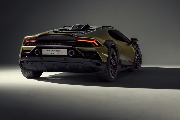 Tại The Quall – một sự kiện quy tụ những mẫu siêu xe tại California vào tháng Tám, Automobili Lambirghini hé lộ Urus Performante hoàn toàn mới, nổi bật tính thể thao và hiệu suất khi tập trung vào thiết kế trọng tâm đánh vào những khả năng đáng kinh ngạc trên nhiều điều kiện đường xá.