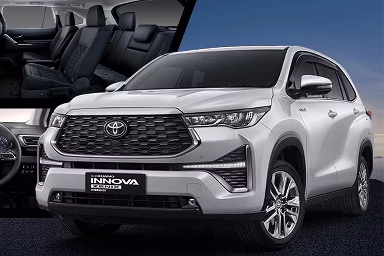 Cần số của xe được đặt cao về phía táp lô chứ không nằm ở giữa hai ghế như thế hệ trước. Phiên bản cao cấp của Toyota Innova 2023 còn có cửa sổ trời toàn cảnh, 2 ghế thương gia ở hàng ghế giữa, điều hòa tự động 2 vùng, sạc điện thoại không dây và phanh tay điện tử tích hợp auto hold.