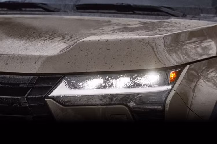 Với những hình ảnh úp mở mà Lexus tung ra gần đây, Digimods Design đã phác hoạ trọn vẹn “ngoại hình” của mẫu xe SUV hạng sang Lexus GX 2024, cung cấp cho người dùng cái nhìn toàn diện về thiết kế của chiếc SUV hạng sang.
