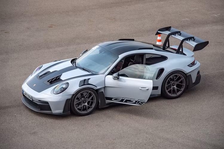 Porsche 911 GT3 RS 2023 chao hang cac tay choi Dong Nam A