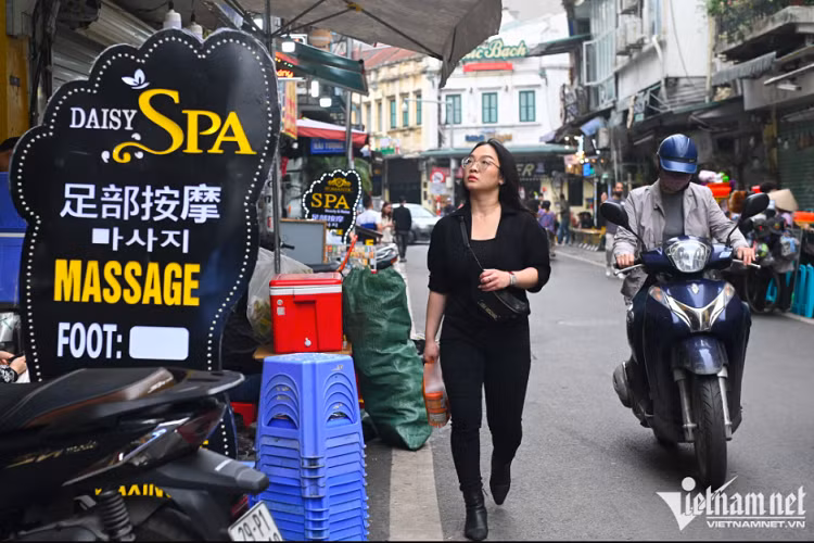 Giành lại vỉa hè cho người đi bộ, bao năm vẫn "đánh trống bỏ dùi" Gianh lai via he cho nguoi di bo, bao nam van