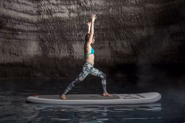 Ngoài những lợi ích về mặt sức khoẻ, SUP Yoga cho bạn một lý do hợp lý để ra ngoài và tận hưởng, khám phá môi trường nước.