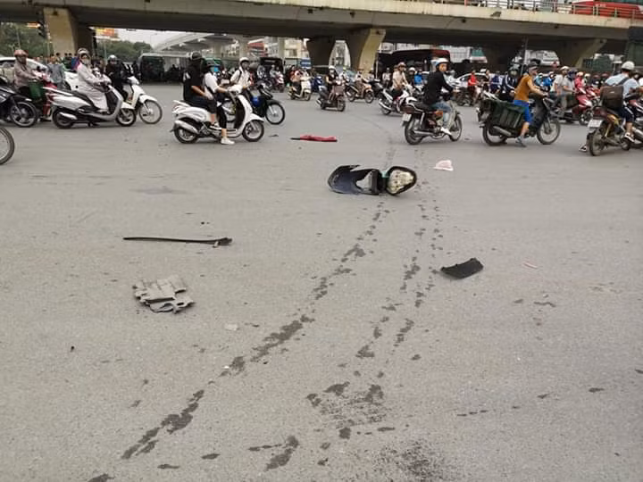 Nu tai xe lai 