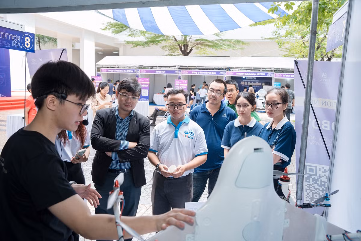 ”STEM X - STATION ” cột mốc trưởng thành tài năng của học sinh Vinschool - Hình 3 ”STEM X - STATION ” cot moc truong thanh tai nang cua hoc sinh Vinschool-Hinh-3