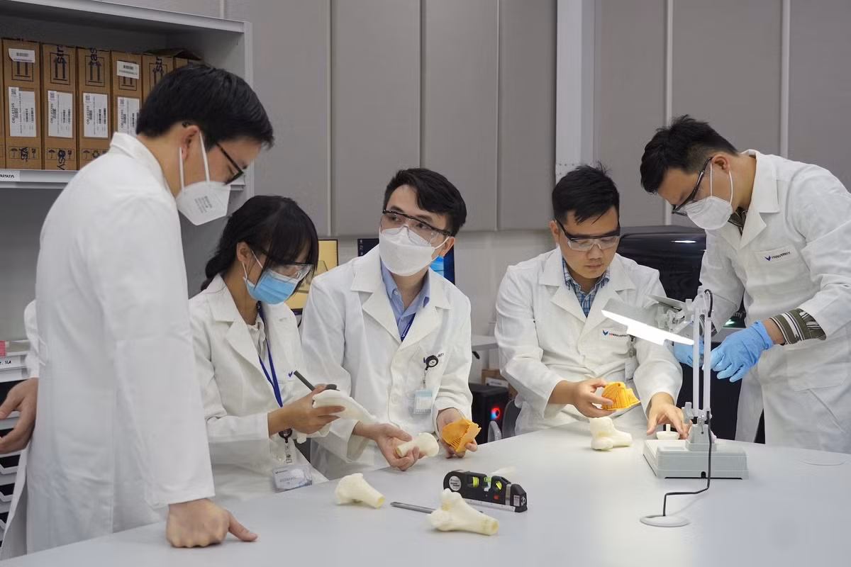 VinUni giành giải Nhì Cuộc Thi Sáng kiến Khoa học 2023 - Hình 2 VinUni gianh giai Nhi Cuoc Thi Sang kien Khoa hoc 2023-Hinh-2