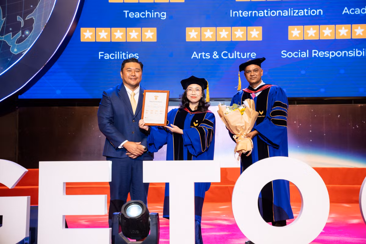Giáo sư Đại học Cornell: “Tôi bất ngờ vì sự phát triển nhanh chóng của VinUni” - Hình 4 Giao su Dai hoc Cornell: “Toi bat ngo vi su phat trien nhanh chong cua VinUni”-Hinh-4