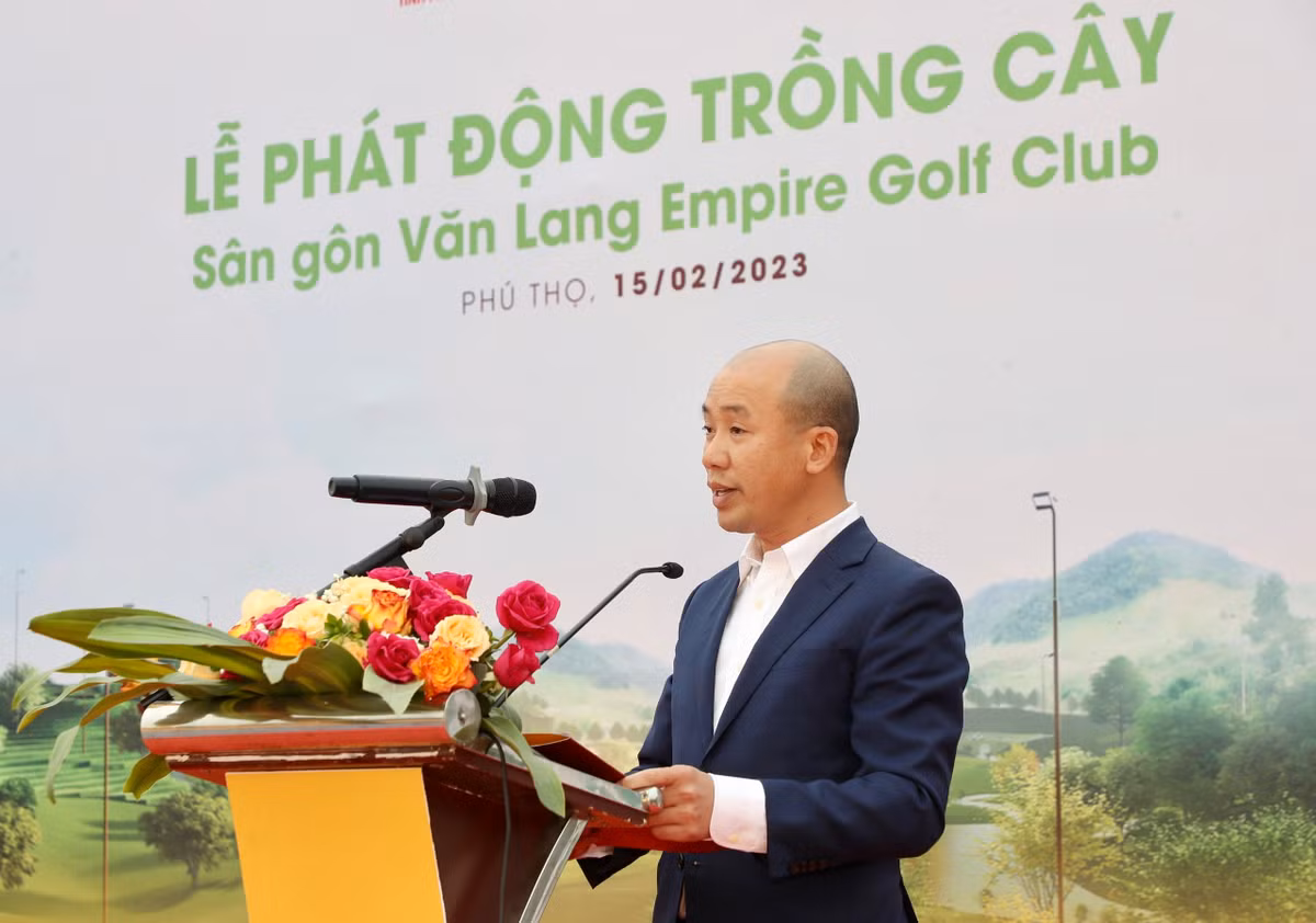 Phat dong trong cay phu xanh 16 ha du an san golf tai tinh Phu Tho