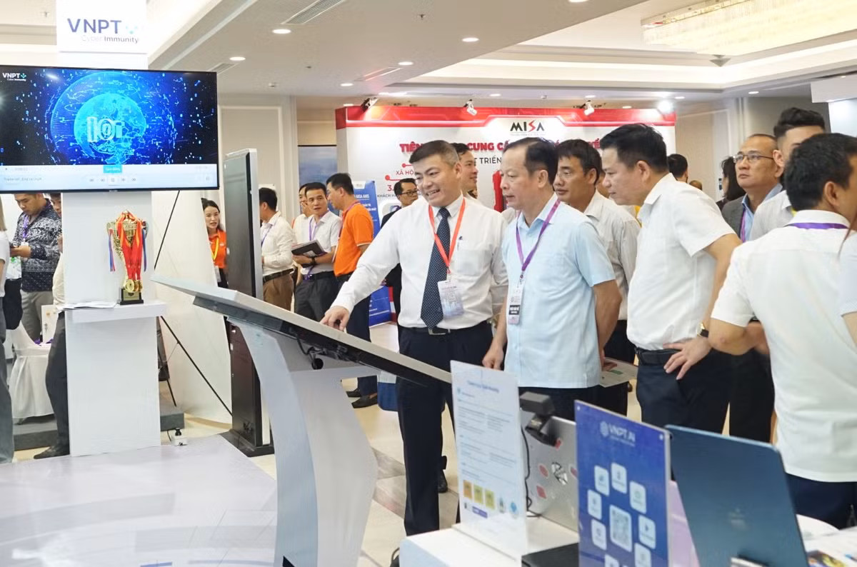 VNPT tham dự diễn đàn quốc gia phát triển kinh tế số và xã hội số lần thứ 1 - Hình 2 VNPT tham du dien dan quoc gia phat trien kinh te so va xa hoi so lan thu 1-Hinh-2