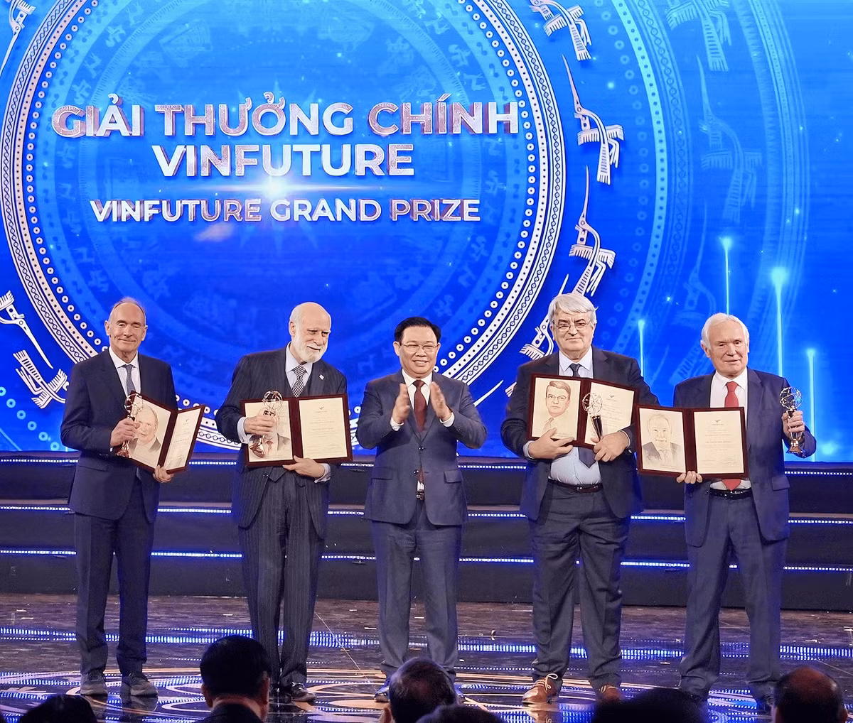 1.389 ho so de cu tham gia Giai thuong VinFuture nam 2023