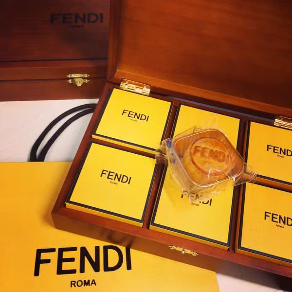 Thương hiệu Fendi của Ý ...