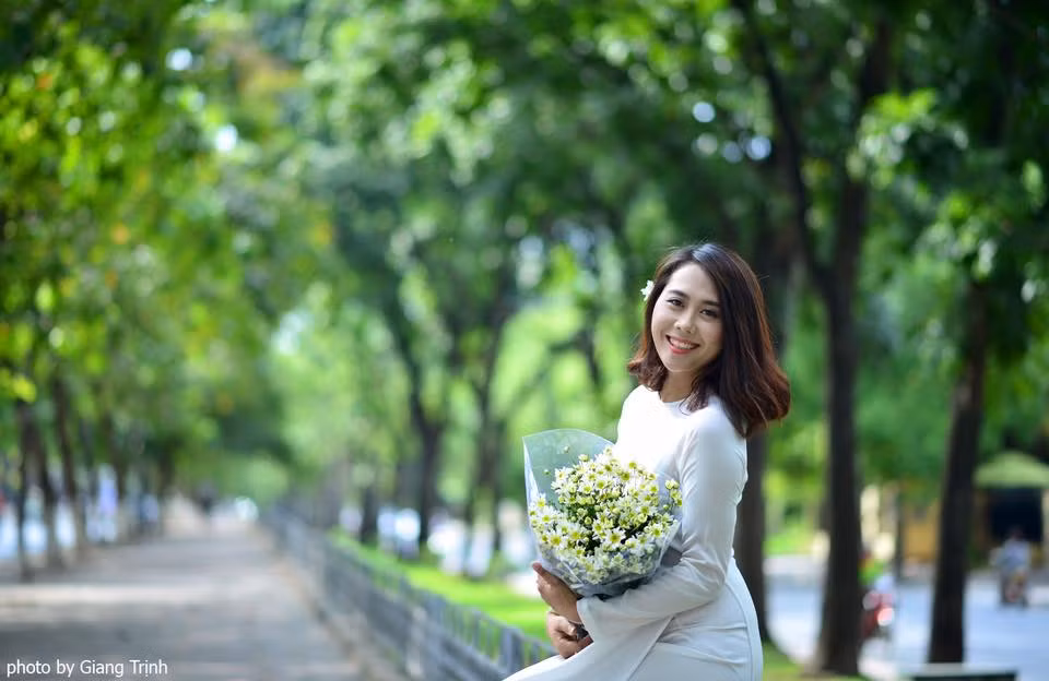 Không chỉ xinh đẹp, cô giáo Bùi Thúy Quỳnh còn được nhiều người thán phục vì là một giáo viên giỏi của trường Tân Định.