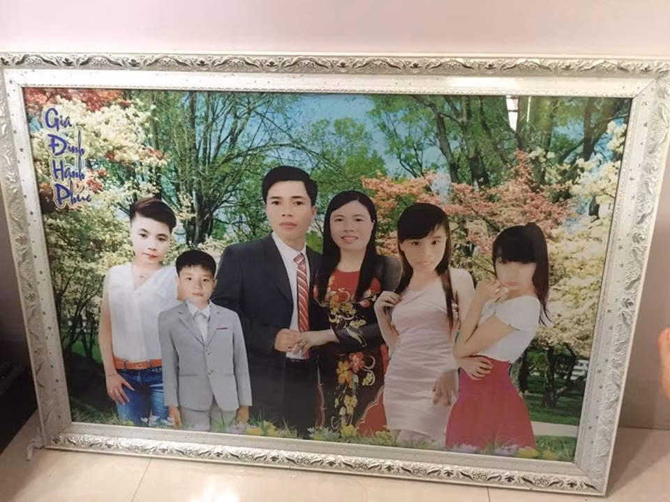 Người một nơi, thân một nẻo.