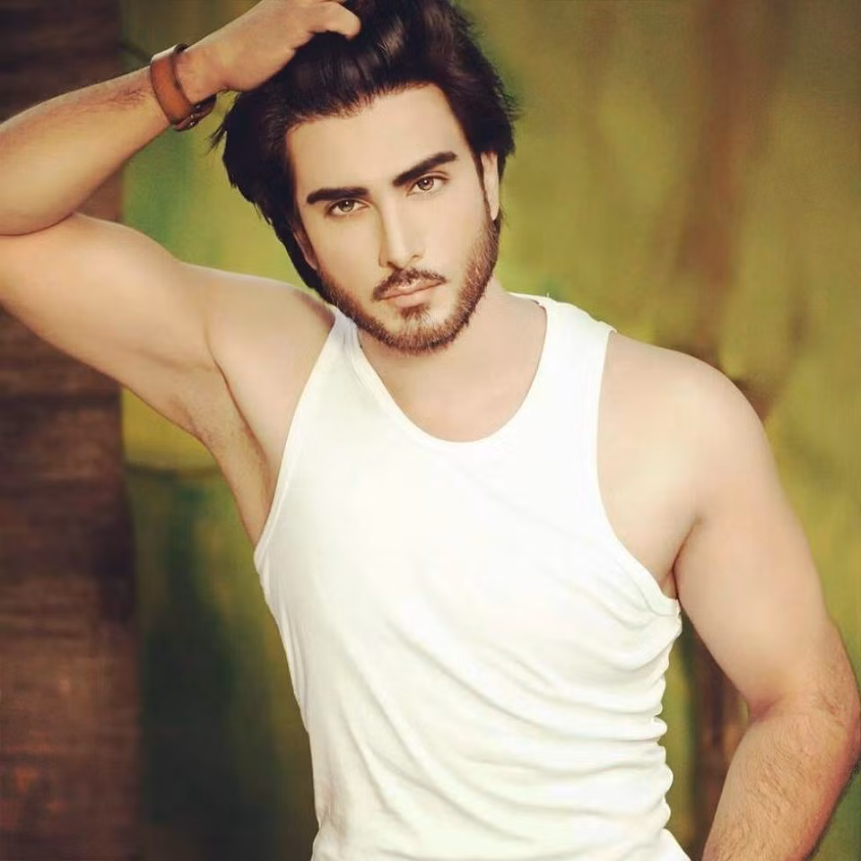 Thậm chí, dân mạng cho rằng nếu Imran Abbas đóng bản remake thì ngoại hình của anh "ăn đứt" nam chính phiên bản Hàn Quốc. Ảnh: Justdial
