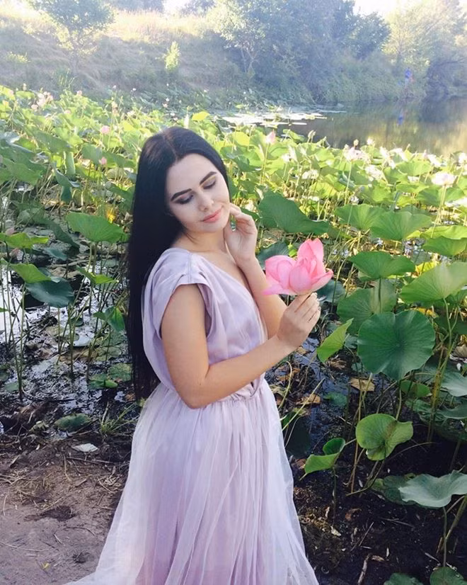 “Số tiền mà Natalia bị phạt sẽ tương ứng với số lượng hoa đã sử dụng và bị hủy hoại", cơ quan chức năng phát biểu trên The Sun.