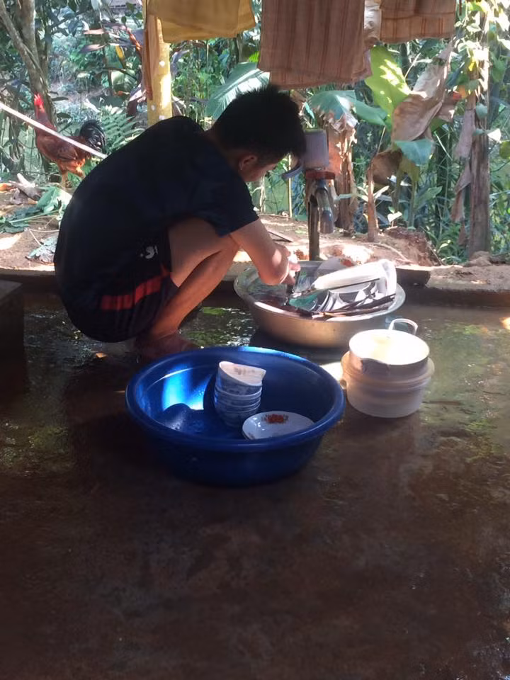 Nấu ăn, trông con, rửa bát, có việc gì là cánh mày râu nề hà...