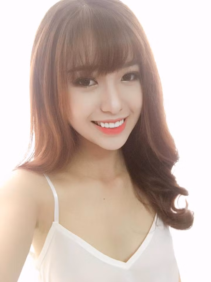 Mỹ cho hay, cô rất yêu thích du lịch. Trên trang Facebook cá nhân, cô nàng thường xuyên chia sẻ hình ảnh trong các chuyến du lịch khám phá.