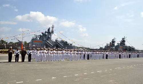 Trong những năm gần đây, Hải quân Việt Nam đã nhiều lần cho các tàu tên lửa ra các đảo xa bờ chỉ có cơ sở lâm thời để huấn luyện cho bộ đội thích nghi với điều kiện khó khăn khắc nghiệt ngoài biển trong thời chiến.