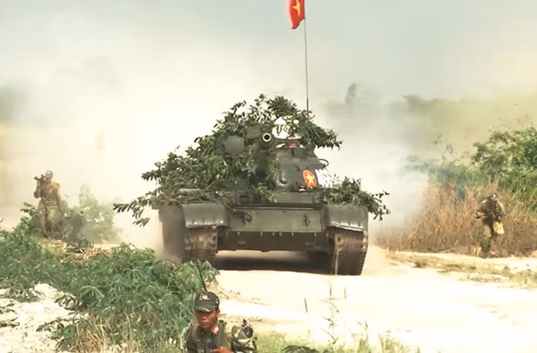 Xe tăng là lực lượng chủ lực đột kích vào cứ điểm và trận địa phòng ngự của địch, tạo điều kiện để bộ binh đột phá, đánh chiếm các vị trí khác.