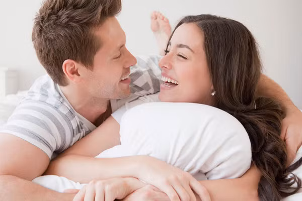 Họ luôn đáp lại. Điều đó không có nghĩa là dù không muốn nhưng vẫn có chiều, mà các chuyên gia khuyên rằng chúng ta không nên quay phắt đi khi không có hứng. 